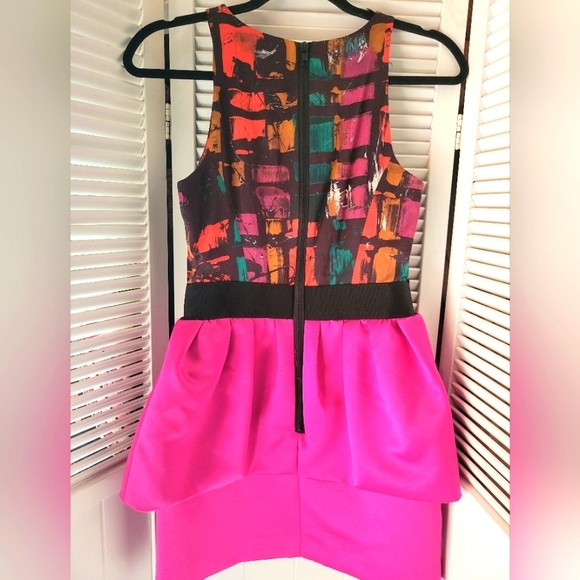 MILLY PEPLUM GRAFFITI COCKTAIL MINI SILK DRESS SZ 2 - Picture 4 of 9